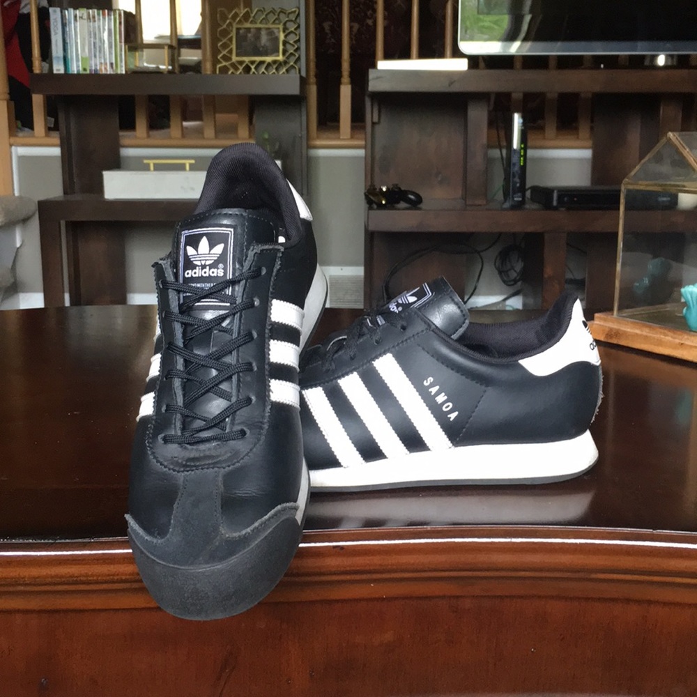 SAMOA / ADIDAS INDOOR OR GYM SHOES